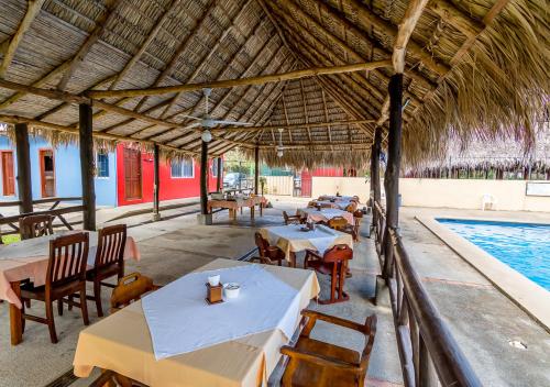 Restaurant, Hotel Guanacaste Lodge in Playa Flamingo Restaurant, Hotel Guanacaste Lodge in Playa Flamingo