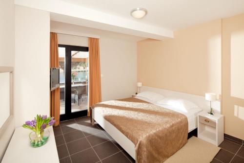 อพาร์ตเมนต์ ซอล อัมโฟรา ฟอร์ ปลาวา ลากูนา (Apartments Sol Amfora for Plava Laguna) in มอนเตรอล อพาร์ตเมนต์ ซอล อัมโฟรา ฟอร์ ปลาวา ลากูนา (Apartments Sol Amfora for Plava Laguna) in มอนเตรอล