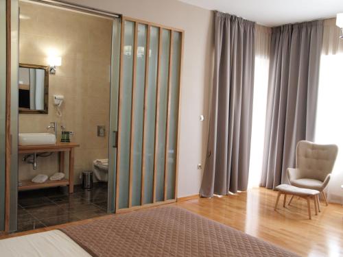 This photo about King Lodge shared on HyHotel.com