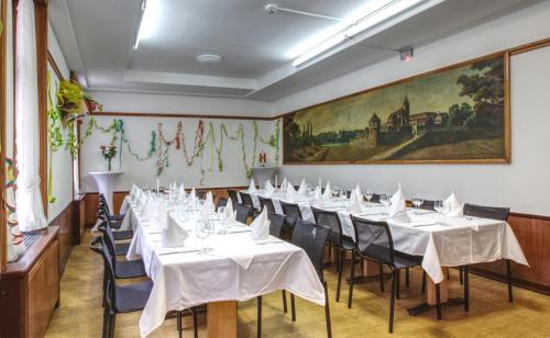 Банкетна зала, Hotel Rheinfelderhof in Базел Банкетна зала, Hotel Rheinfelderhof in Базел
