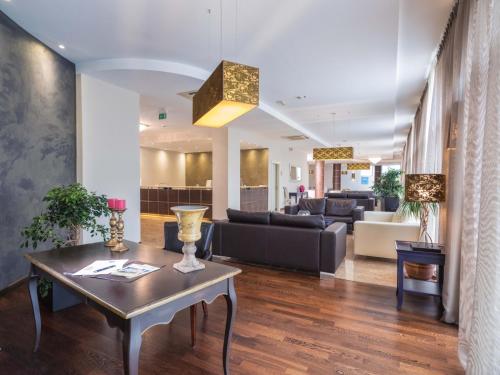 Lobby, Hotel For You in Olbia Lobby, Hotel For You in Olbia