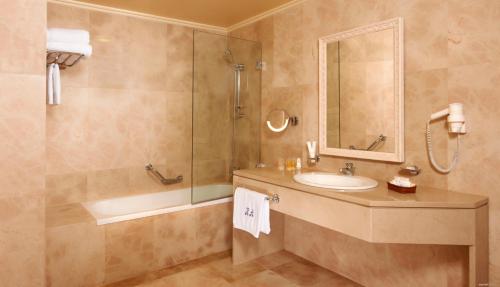 This photo about Alexandre Hotel shared on HyHotel.com