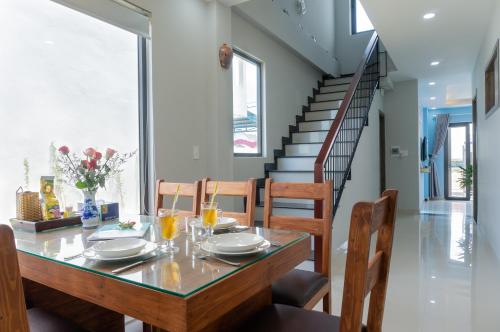 This photo about Facetime Home shared on HyHotel.com