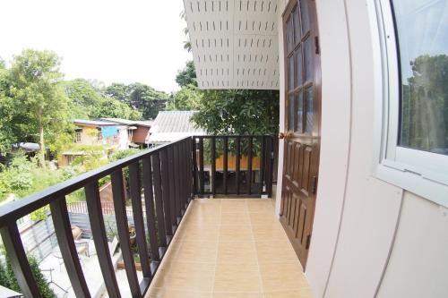 Pan Din Boutique Guest House near Wat Tha Ka Rong Pan Din Boutique Guest House near Wat Tha Ka Rong