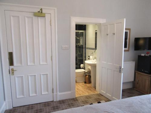 Middleton House Bed and Breakfast in Blackford Middleton House Bed and Breakfast in Blackford