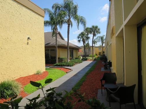 Facilities, Floridian Express International Drive in International Drive North - Universal Facilities, Floridian Express International Drive in International Drive North - Universal