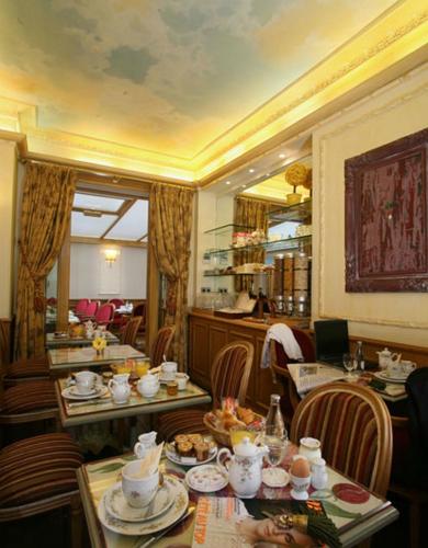 Food and beverages, Hotel Gavarni Paris in 16th - Trocadero Food and beverages, Hotel Gavarni Paris in 16th - Trocadero
