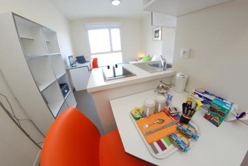 This photo about Apparteo Lyon 7 Jean Jaures shared on HyHotel.com