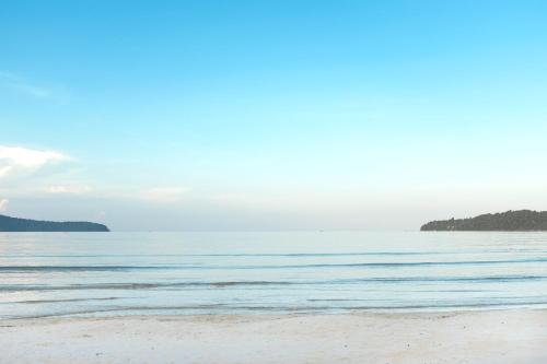 Beach, Sol Beach Resort in Koh Rong Sanloem Beach, Sol Beach Resort in Koh Rong Sanloem