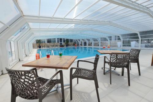 Piscina, Joli Park Hotel - Caroli Hotels in Gallipoli Piscina, Joli Park Hotel - Caroli Hotels in Gallipoli