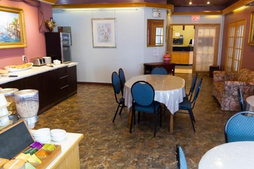 Ételek és italok, Auberge La Rocaille in Grand-Mere (QC) Ételek és italok, Auberge La Rocaille in Grand-Mere (QC)