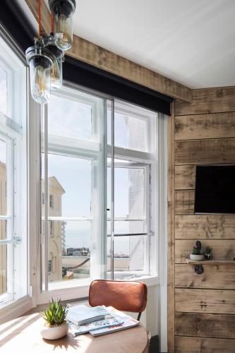 This photo about One Broad Street shared on HyHotel.com