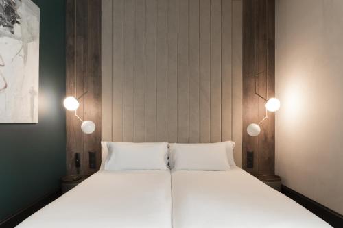 This photo about ICON Wipton by Petit Palace shared on HyHotel.com