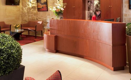 Lobby, Hotel Saint Honore near La Sainte-Chapelle Lobby, Hotel Saint Honore near La Sainte-Chapelle