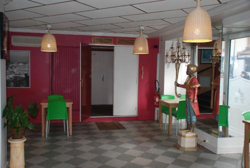 Restaurant, Residence de La Tour in Malakoff Restaurant, Residence de La Tour in Malakoff