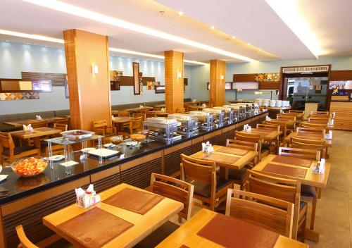 Restaurant, Malibu Palace Hotel in Cabo Frio Restaurant, Malibu Palace Hotel in Cabo Frio