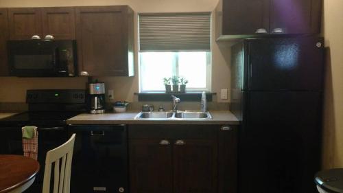 在meiguo.com看到的Historic Tamarack Lodge and Cabins的介绍图片