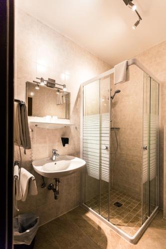 Fürdőszoba, Hotel Restaurant Schwartz in Fladnitz an der Teichalm Fürdőszoba, Hotel Restaurant Schwartz in Fladnitz an der Teichalm