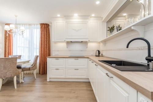 廚房, 橡樹公寓 (Prie Azuolo) in 內林加 廚房, 橡樹公寓 (Prie Azuolo) in 內林加