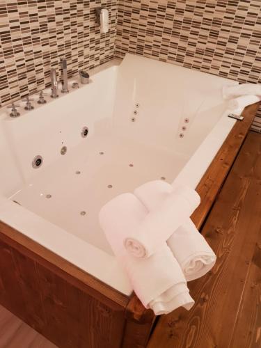 This photo about Su Soi shared on HyHotel.com