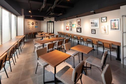 酒吧/Lounge Bar, Y's膠囊飯店 - 那霸國際通 (Y's Cabin & Hotel Naha) in 沖繩本島 酒吧/Lounge Bar, Y's膠囊飯店 - 那霸國際通 (Y's Cabin & Hotel Naha) in 沖繩本島