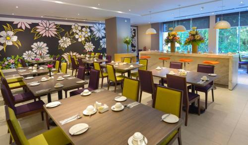 F&B, 머큐어 코타키나발루 시티센터 (Mercure Kota Kinabalu City Centre) in 코타키나발루 F&B, 머큐어 코타키나발루 시티센터 (Mercure Kota Kinabalu City Centre) in 코타키나발루