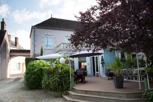 Kert, Blanche de Castille in Bleneau Kert, Blanche de Castille in Bleneau