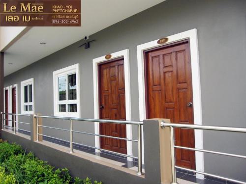 Entrance, LeMae Residence, Phetchaburi, Khao Yoi District in Phetchaburi Entrance, LeMae Residence, Phetchaburi, Khao Yoi District in Phetchaburi
