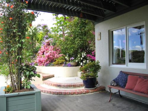 McAuley Glen Boutique B&B near The Royal Albatross Centre McAuley Glen Boutique B&B near The Royal Albatross Centre