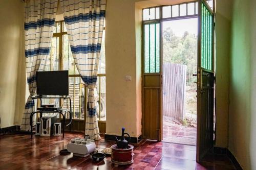 Hailemariam Homestay & Tour
