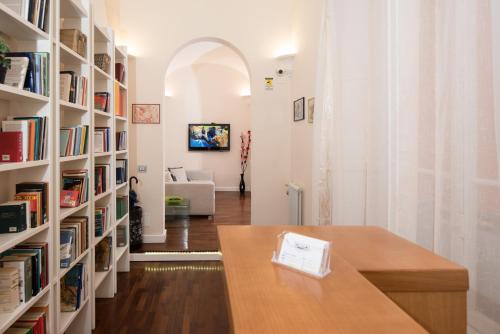 Lobby, Trinity Luxury Rooms in Via Veneto Lobby, Trinity Luxury Rooms in Via Veneto
