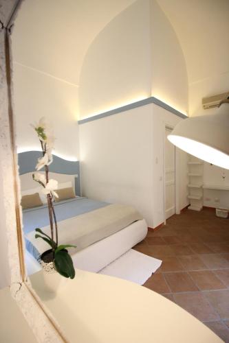 This photo about S'O Smart B&B Tropea shared on HyHotel.com