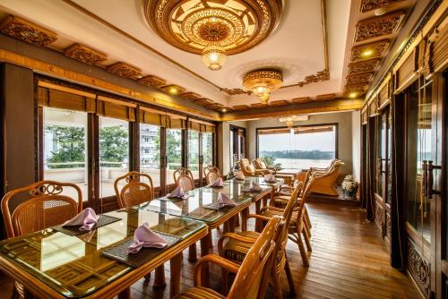 Restaurant, Huong Giang Hotel Resort & Spa in Hue Restaurant, Huong Giang Hotel Resort & Spa in Hue