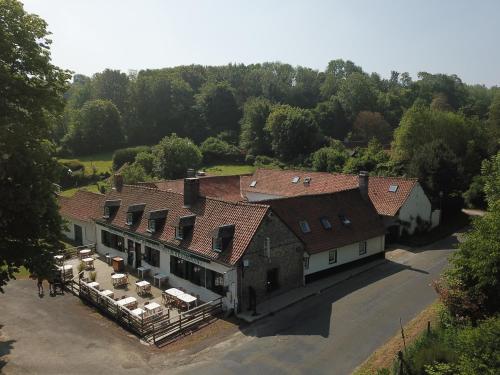 A szálláshely kívülről, Auberge du Gros Tilleul in Argoules A szálláshely kívülről, Auberge du Gros Tilleul in Argoules