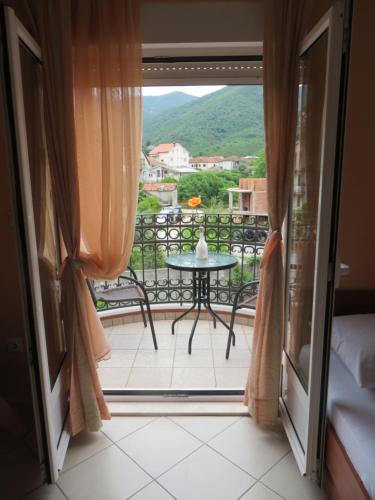 شرفة/ تراس, Guest House Villa Zivanovic in Zelenika شرفة/ تراس, Guest House Villa Zivanovic in Zelenika