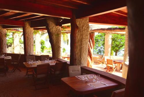 Ресторан, Rockwater Resort in Острів Танна Ресторан, Rockwater Resort in Острів Танна