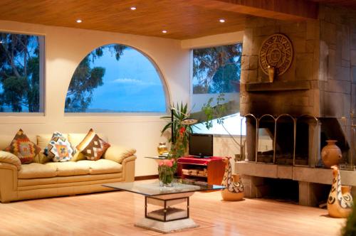 Előcsarnok, Taypikala Lago in Chucuito Előcsarnok, Taypikala Lago in Chucuito