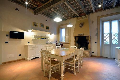 Cucina, Antica Dimora in Ostiglia Cucina, Antica Dimora in Ostiglia