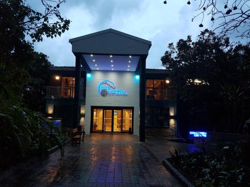 Вход, Blue Lagoon Hotel and Conference Centre in Ист-Лондон Вход, Blue Lagoon Hotel and Conference Centre in Ист-Лондон