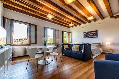 Casetta Biennale Arsenale VeniseJeTaime