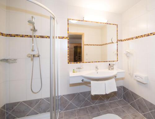 Fürdőszoba, Landhotel Hubengut Bed and Breakfast in Radstadt Fürdőszoba, Landhotel Hubengut Bed and Breakfast in Radstadt