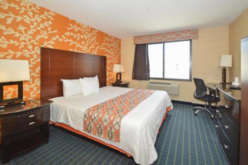 Corona Hotel New York - LaGuardia Airport in Аэропорт Ла Гуардия Corona Hotel New York - LaGuardia Airport in Аэропорт Ла Гуардия