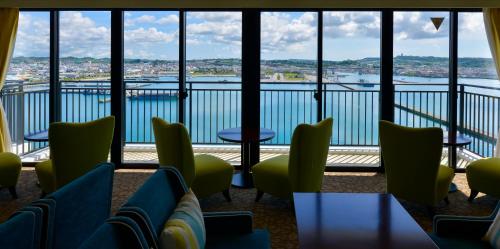 Bar/lounge, Southern Beach Hotel & Resort Okinawa in Itoman Bar/lounge, Southern Beach Hotel & Resort Okinawa in Itoman