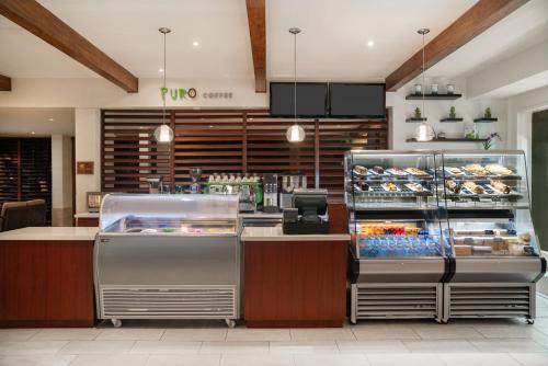 This photo about All Inclusive Holiday Inn Resort Aruba - Beach Resort & Casino shared on HyHotel.com