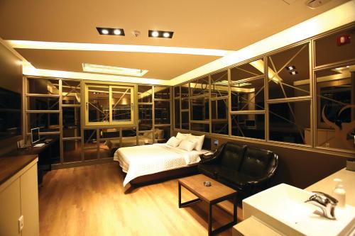 This photo about Hotel Yolo shared on HyHotel.com