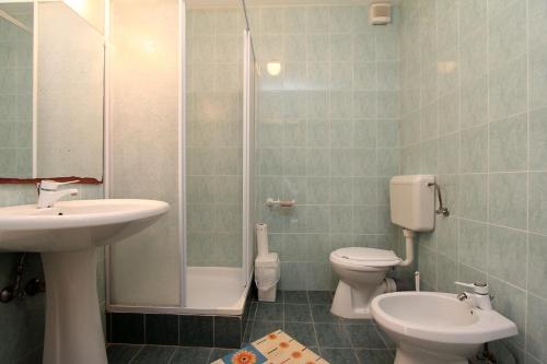 Bathroom, Szabo Haz in Hévíz Bathroom, Szabo Haz in Hévíz
