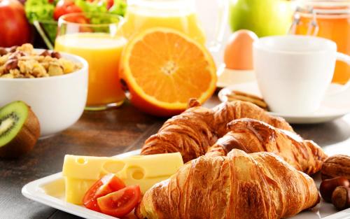 อาหารและเครื่องดื่ม, Pirofani in เลฟคาดา อาหารและเครื่องดื่ม, Pirofani in เลฟคาดา