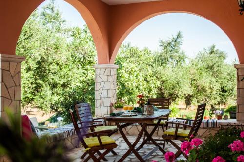 Casa Elaia in Agios Dimitrios Casa Elaia in Agios Dimitrios
