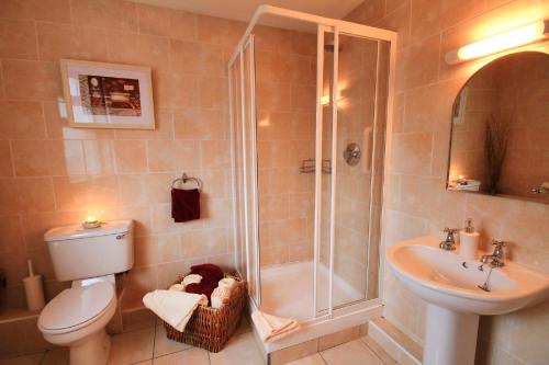 Bathroom, Jacob's Well Hotel in Rathdrum Bathroom, Jacob's Well Hotel in Rathdrum