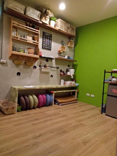 Shared lounge/TV area, 東海小時光 Tong Hai Time Homestay in Longjing Township Shared lounge/TV area, 東海小時光 Tong Hai Time Homestay in Longjing Township